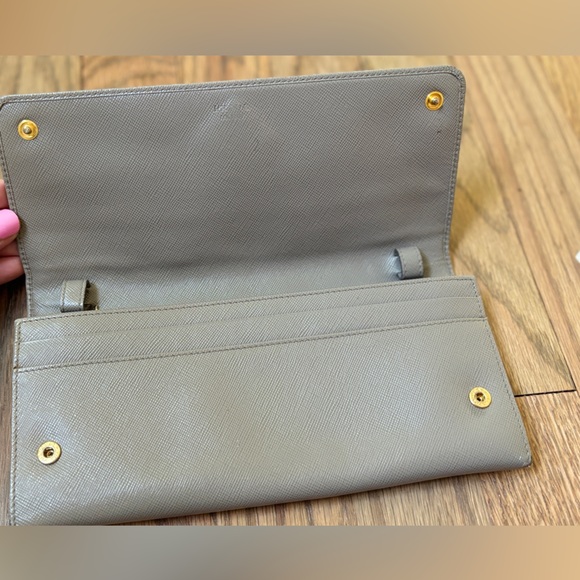 Prada Saffiano Wallet on Chain - Picture 6 of 8